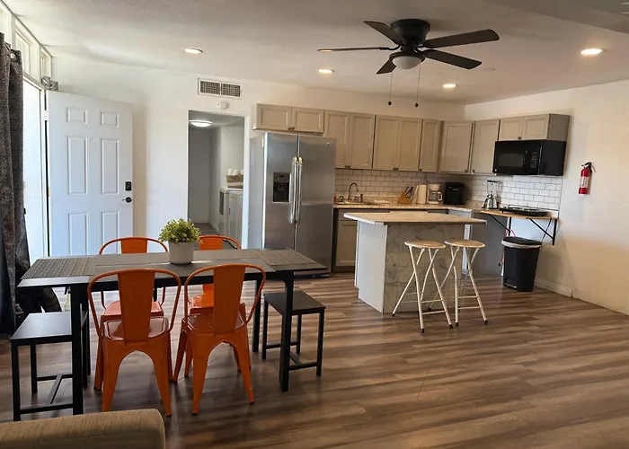 Vegas Super Central House