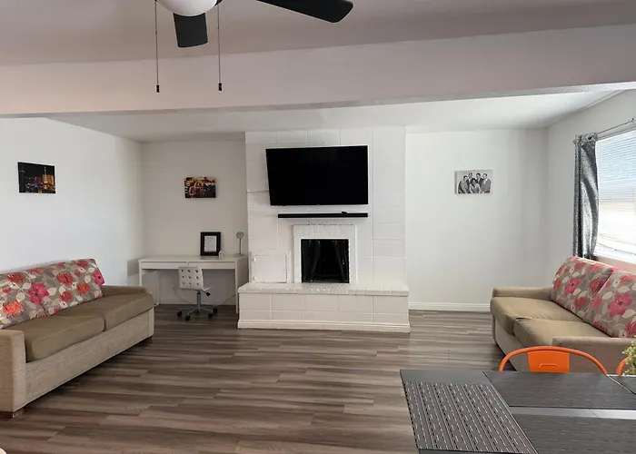 Vegas Super Central House